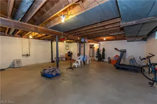 690 N Azalea Blvd, Barberton, OH 44203 - Photo 37