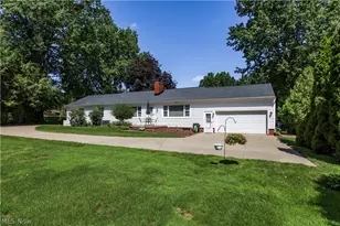 690 N Azalea Blvd, Barberton, OH 44203 - Photo 3