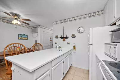 216 W Lakeshore Drive #E, Port Clinton, OH 43452 - Photo 17