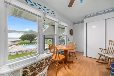 216 W Lakeshore Drive #E, Port Clinton, OH 43452 - Photo 5