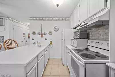 216 W Lakeshore Drive #E, Port Clinton, OH 43452 - Photo 15