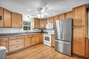 941 Woodstock Rd, Eastlake, OH 44095 - Photo 9
