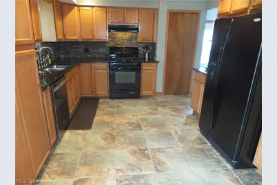 1211 Eric Lane, Loveland, OH 44109 - Photo 5