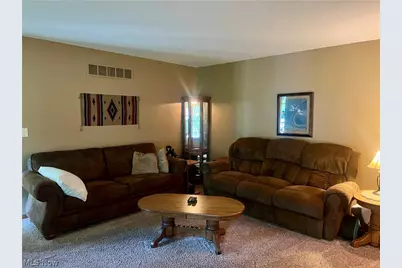 673 Hillcrest Drive, Wadsworth, OH 44281 - Photo 5
