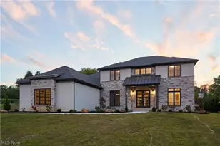 526 Sawgrass Dr, Fairlawn, OH 44333 - Photo 1