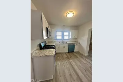 3223 Grove Avenue, Lorain, OH 44055 - Photo 9