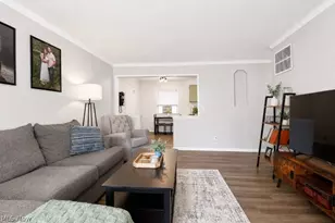 34411 Beach Park Ave, Eastlake, OH 44095 - Photo 15