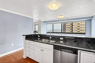 12550 Lake Avenue 12550 Lake Avenue Avenue #1407-1401, Oakwood, OH 44107 - Photo 13