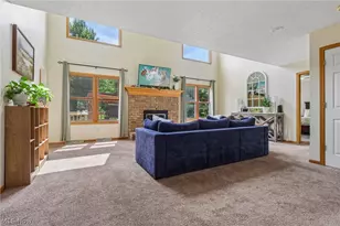 11335 Woodie Glen Dr, Chardon, OH 44024 - Photo 3