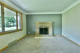459 Peters Dr, Campbell, OH 44405 - Photo 9
