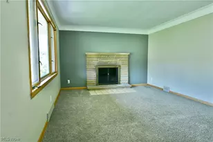 459 Peters Dr, Campbell, OH 44405 - Photo 7
