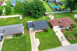 459 Peters Dr, Campbell, OH 44405 - Photo 5