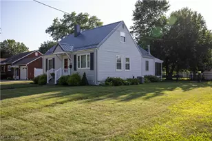 3049 Avondale Ave, Ashtabula, OH 44004 - Photo 3