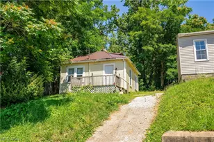 161 Fernwood Ave, Barberton, OH 44203 - Photo 1