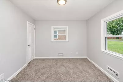 550 Neoka Drive, Campbell, OH 44405 - Photo 19