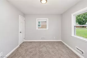 550 Neoka Dr, Campbell, OH 44405 - Photo 19