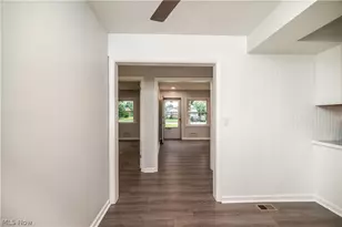 550 Neoka Dr, Campbell, OH 44405 - Photo 17