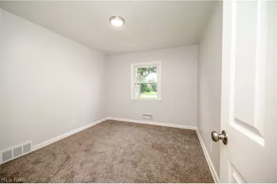 550 Neoka Drive, Campbell, OH 44405 - Photo 31