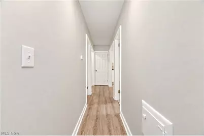 550 Neoka Drive, Campbell, OH 44405 - Photo 17
