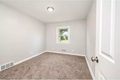 550 Neoka Drive, Campbell, OH 44405 - Photo 29