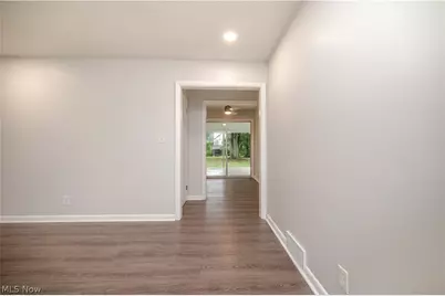 550 Neoka Drive, Campbell, OH 44405 - Photo 9