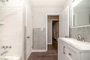550 Neoka Dr, Campbell, OH 44405 - Photo 29
