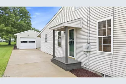139 Fox Street, Hubbard, OH 44425 - Photo 3