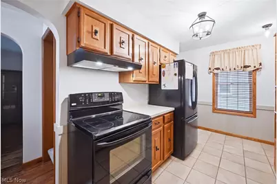 139 Fox Street, Hubbard, OH 44425 - Photo 9