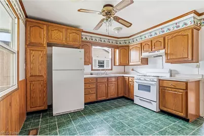 1325 Miles Avenue SW, Canton, OH 44710 - Photo 9