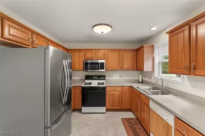 25273 Briarwood Lane, Columbia Station, OH 44028 - Photo 7