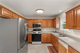 25273 Briarwood Ln, Columbia Station, OH 44028 - Photo 7