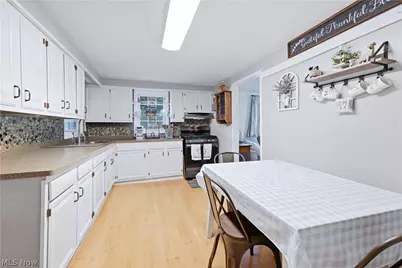 11596 Homestead Avenue NE, Alliance, OH 44601 - Photo 13