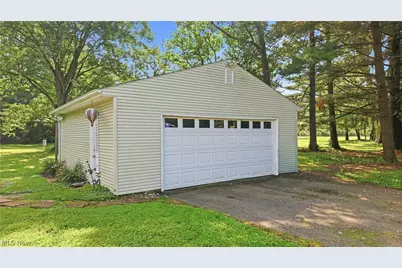 11596 Homestead Avenue NE, Alliance, OH 44601 - Photo 9