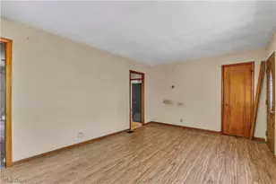 36913 Chestnut Ridge Rd, Lorain, OH 44035 - Photo 9
