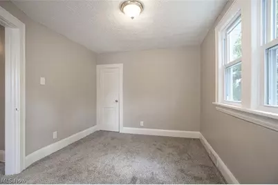 516 Bacon Avenue, Akron, OH 44320 - Photo 17
