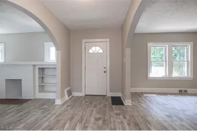 516 Bacon Avenue, Akron, OH 44320 - Photo 5