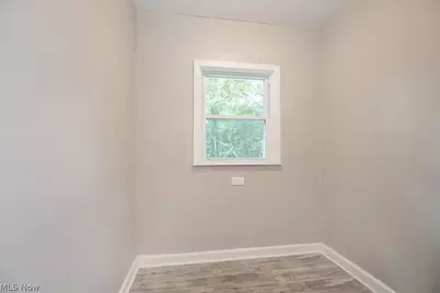 516 Bacon Avenue, Akron, OH 44320 - Photo 25