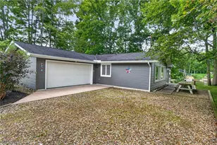 2415 Plum Creek Dr, Roaming Shores, OH 44084 - Photo 45