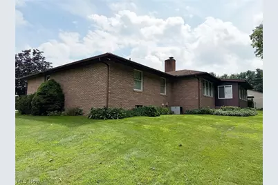 3585 Clermont Street NW, North Lawrence, OH 44666 - Photo 9