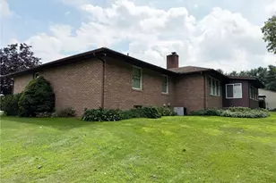 3585 Clermont Street NW, North Lawrence, OH 44666 - Photo 9