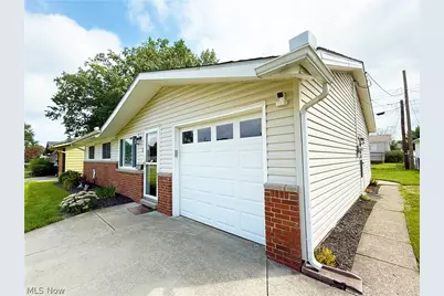 4713 Meadow Lane, Lorain, OH 44055 - Photo 3