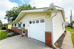 4713 Meadow Ln, Lorain, OH 44055 - Photo 3