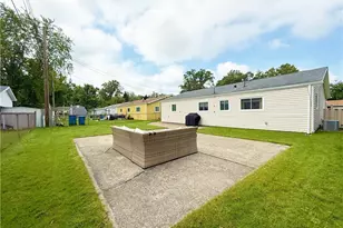 4713 Meadow Ln, Lorain, OH 44055 - Photo 9