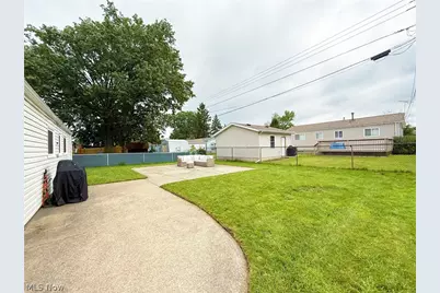 4713 Meadow Lane, Lorain, OH 44055 - Photo 5