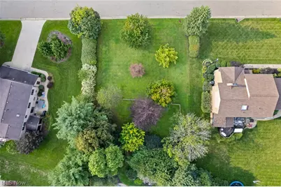 2317 Raintree Street NE, Canton, OH 44705 - Photo 9