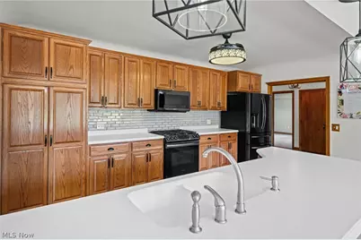 3230 E Wallings Road, Grandview Heights, OH 44147 - Photo 13