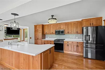 3230 E Wallings Road, Grandview Heights, OH 44147 - Photo 9