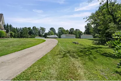 3230 E Wallings Road, Grandview Heights, OH 44147 - Photo 37