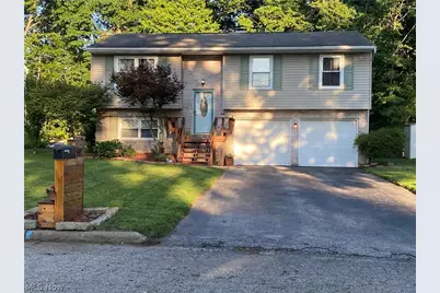 91 Hillview Drive, Hubbard, OH 44425 - Photo 1