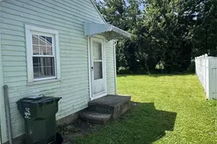 4892 Toledo Ave, Lorain, OH 44055 - Photo 5